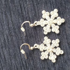 Snowflake Sparkly Earrings